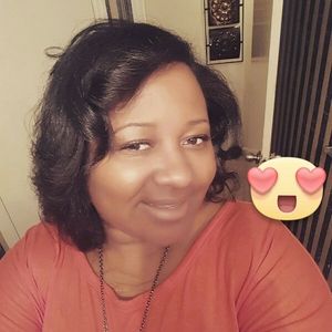 Meet your Posher, Yvette